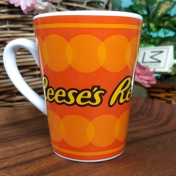 Reese's 12 ounce Ceramic Logo Mug - Picture 4 of 8